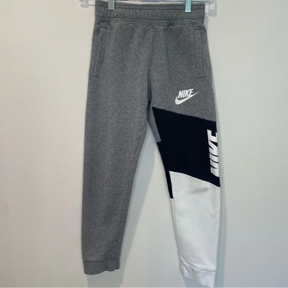 Nike boy's Gray and Black Joggers Size S - Picture 1 of 7